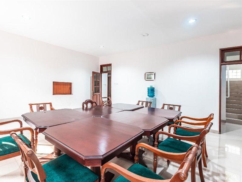 Oyo 1990 Kost Kuningan Executive Boading House Setiabudi Jakarta Ngoại thất bức ảnh