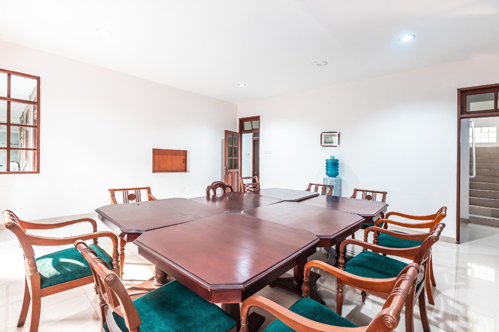Oyo 1990 Kost Kuningan Executive Boading House Setiabudi Jakarta Ngoại thất bức ảnh
